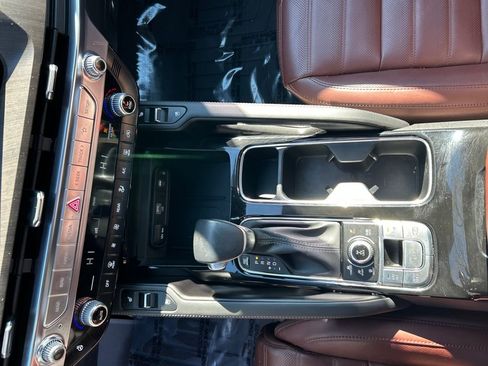 Used 2024 Kia Telluride SX Prestige image 18