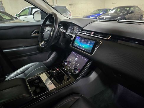 Used 2018 Land Rover Range Rover Velar S image 11