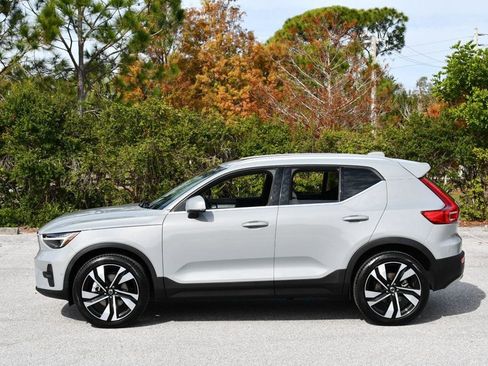 Used 2025 Volvo XC40 B5 Ultra image 24