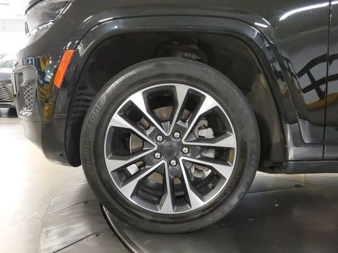 Used 2022 Jeep Grand Cherokee L Overland w/ Luxury Tech Group IV AWD/4WD image 39