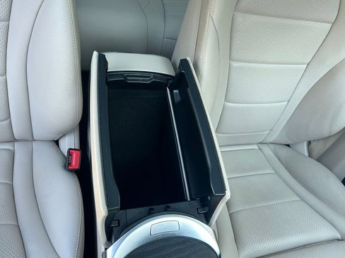 Used 2019 Mercedes-Benz GLC 300 4MATIC image 40