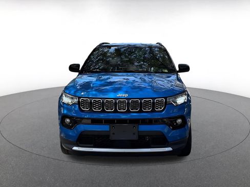 Used 2025 Jeep Compass Limited AWD/4WD image 2