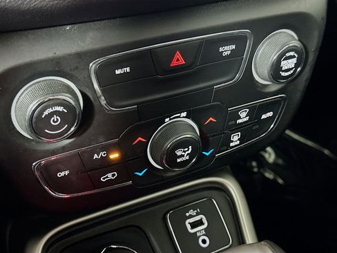 Used 2021 Jeep Compass Latitude AWD/4WD image 25