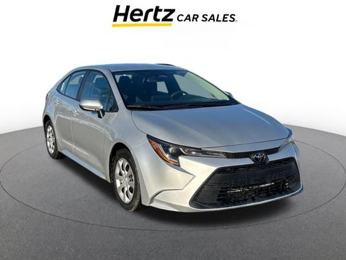 Used 2025 Toyota Corolla LE image 1