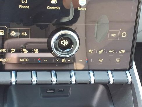 New 2026 GMC Terrain Denali w/ LPO, Floor Liner Package image 13