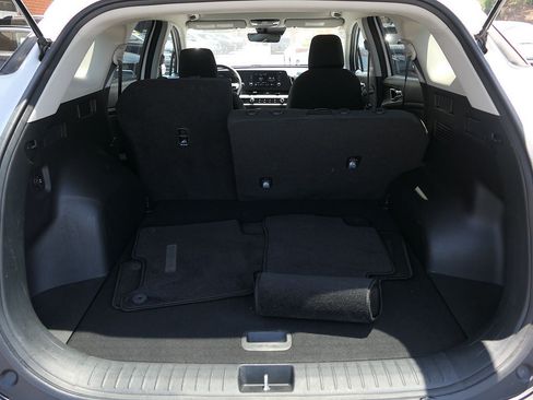 Used 2025 Kia Sportage LX FWD image 23
