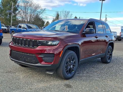 New 2025 Jeep Grand Cherokee Altitude AWD/4WD image 4