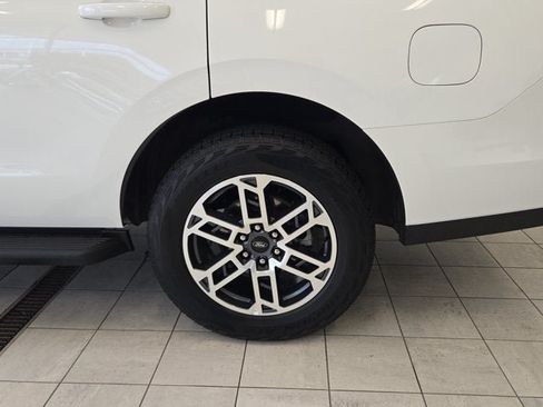 Used 2025 Ford Expedition Active AWD/4WD image 19