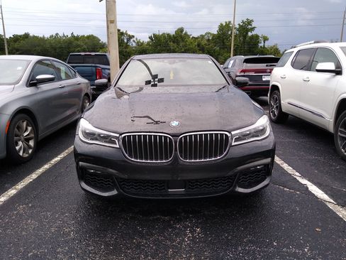 Used 2019 BMW 750i w/ Executive Package RWD image 8