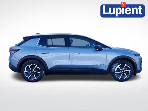 New 2026 Chevrolet Equinox EV LT image 2