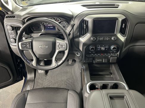 Used 2021 Chevrolet Silverado 1500 LT Trail Boss w/ Convenience Package II image 11