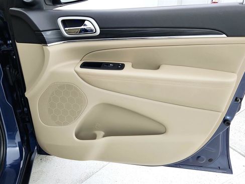Used 2020 Jeep Grand Cherokee Limited RWD image 29