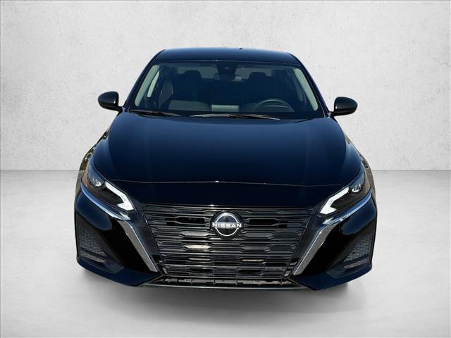Used 2025 Nissan Altima 2.5 SV FWD image 2
