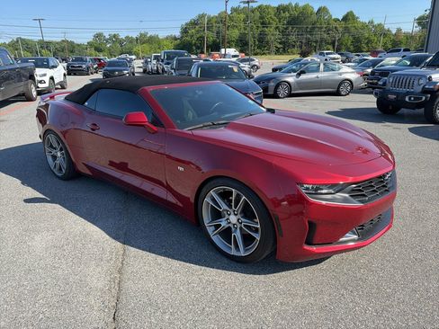 Used 2021 Chevrolet Camaro LT w/ RS Package RWD image 9