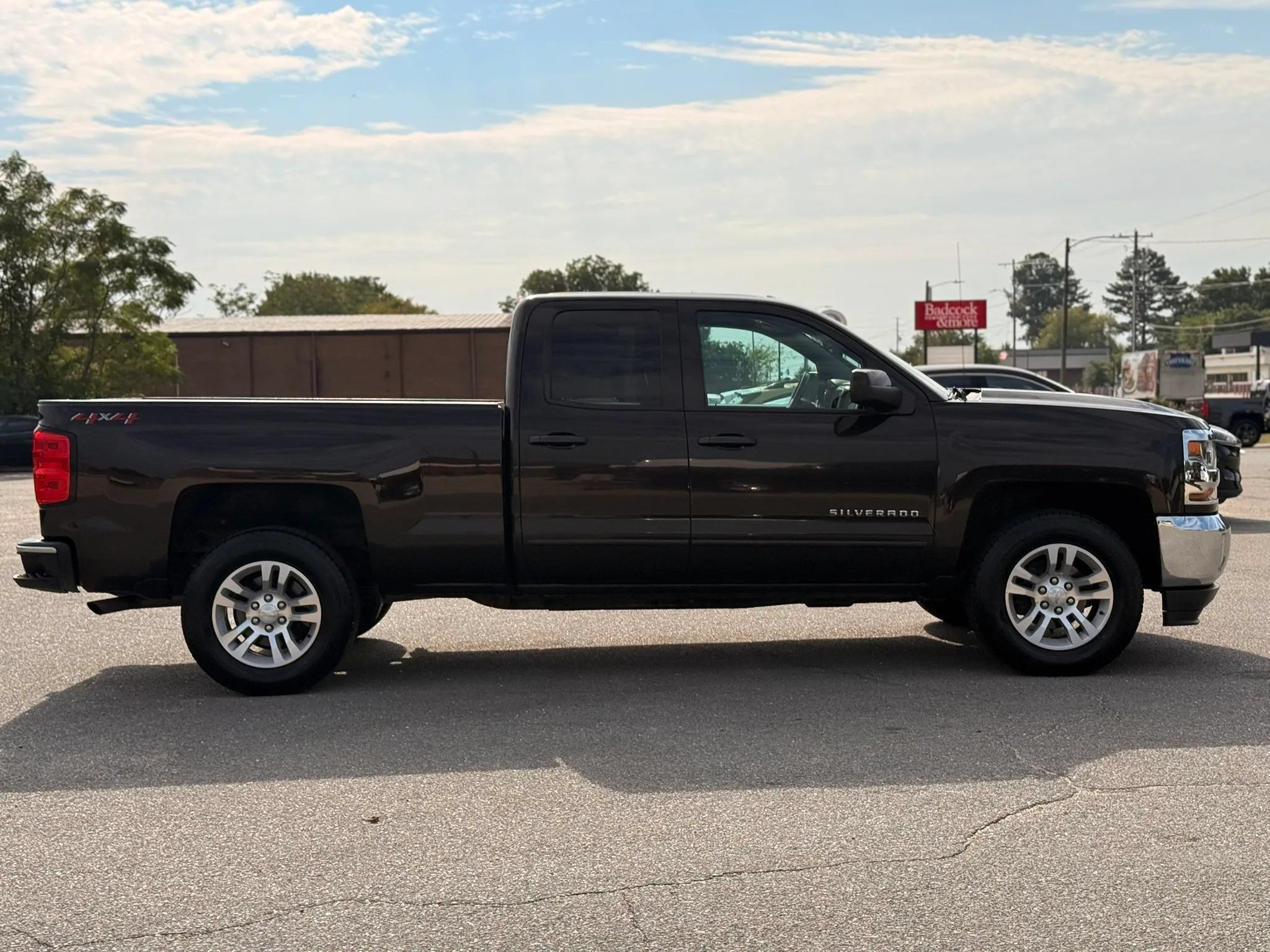 Used 2018 Chevrolet Silverado 1500 LT w/ All Star Edition AWD/4WD image 10