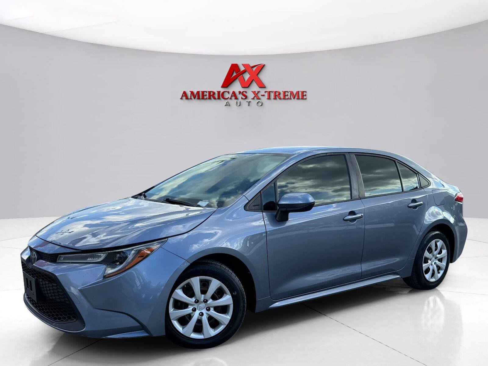 Used 2020 Toyota Corolla LE FWD image 1