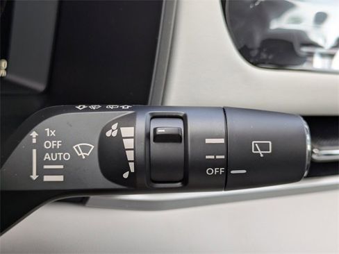 New 2025 Mitsubishi Outlander SE image 29