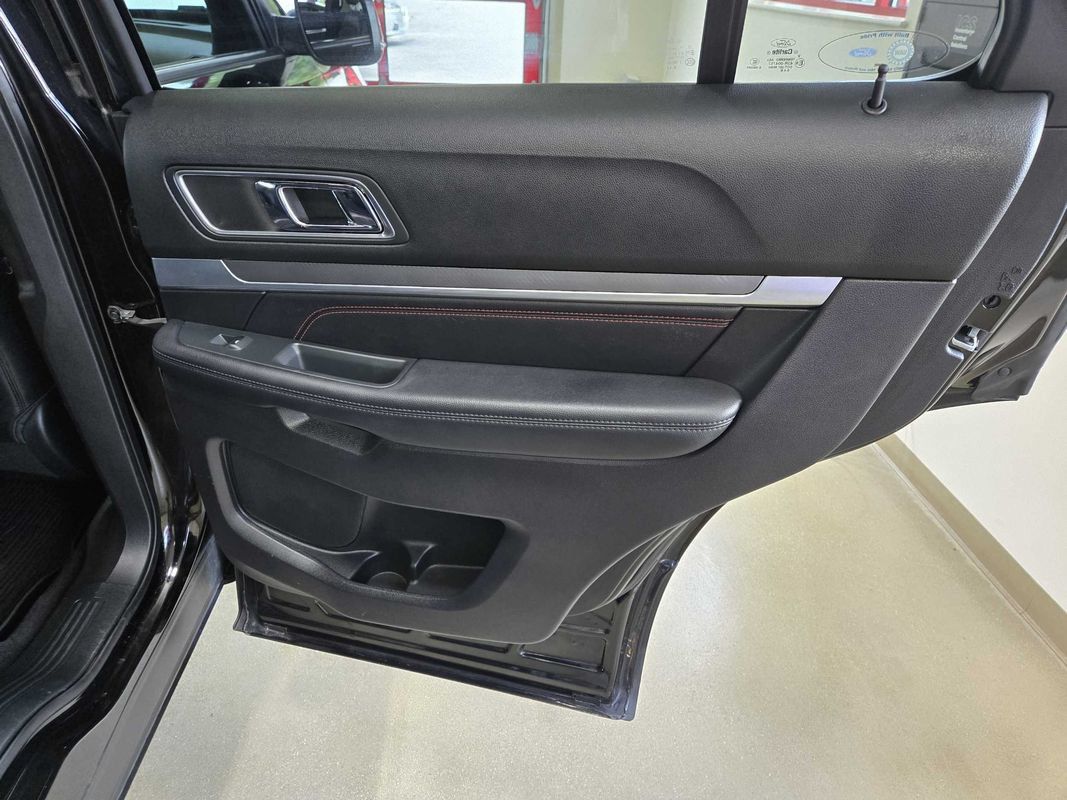 Used 2018 Ford Explorer Sport w/ Equipment Group 401A AWD/4WD image 25