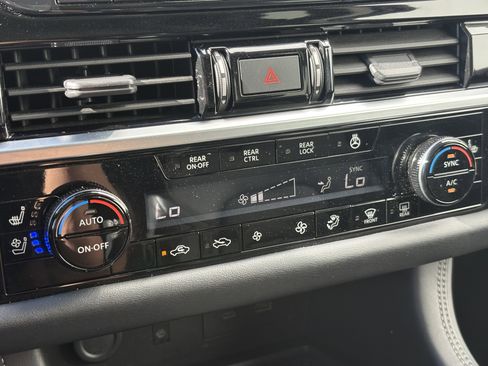 Used 2023 Nissan Pathfinder Platinum w/ Lighting Package (N93) image 26