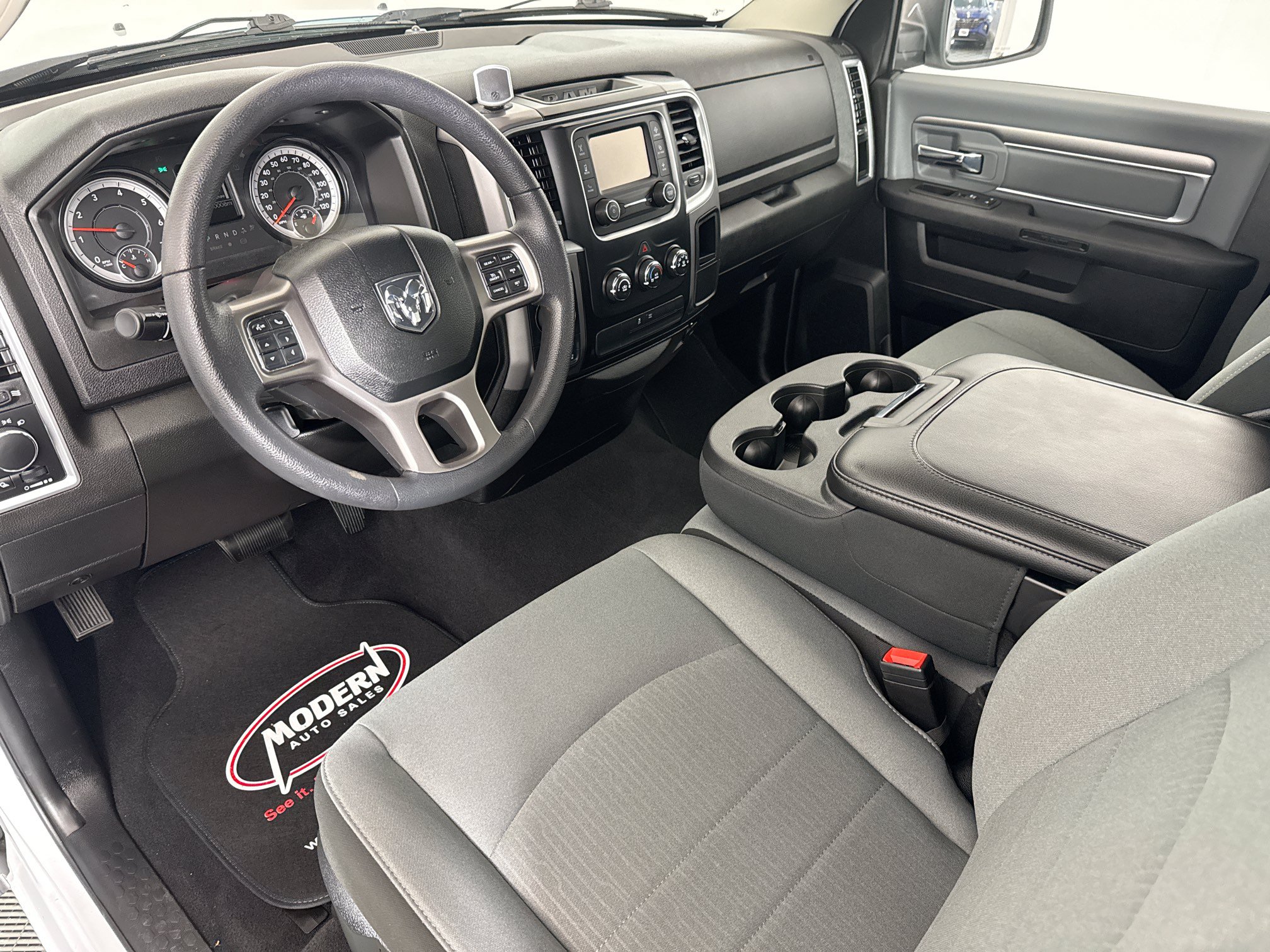 Used 2022 RAM 1500 Classic SLT AWD/4WD image 19