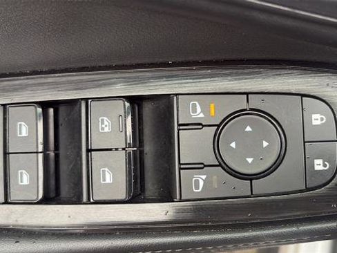Used 2025 Nissan Rogue SV AWD/4WD image 16