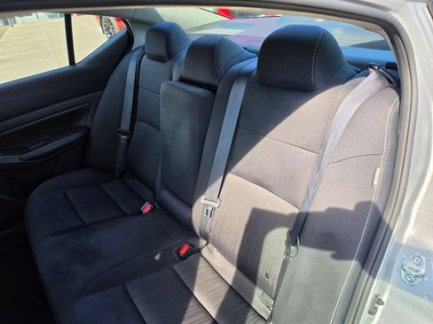 Used 2024 Nissan Altima 2.5 SV FWD image 17