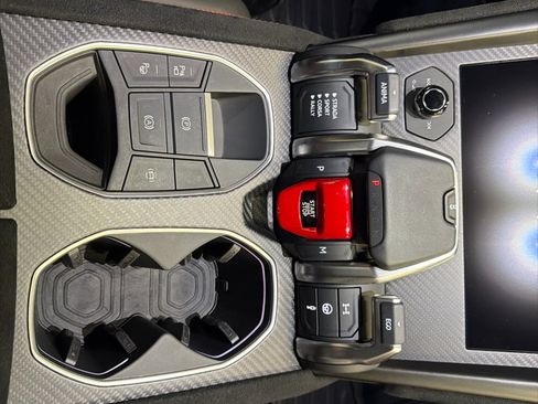 Used 2024 Lamborghini Urus Performante image 27