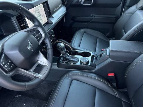 New 2026 Ford Bronco Badlands AWD/4WD image 9