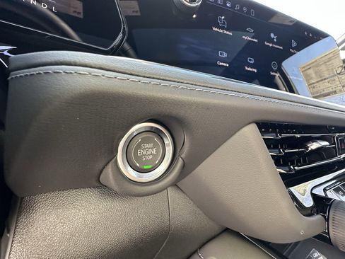 New 2026 Chevrolet Suburban Z71 w/ Comfort Package image 36