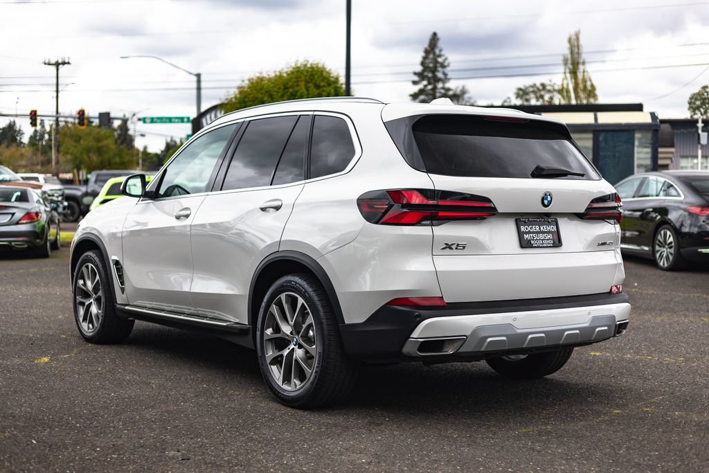 Used 2026 BMW X5 xDrive40i AWD/4WD image 11