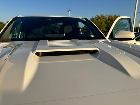 Used 2024 Toyota Tacoma TRD Sport AWD/4WD image 28