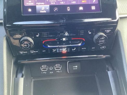 New 2025 Jeep Grand Cherokee Laredo X w/ Luxury Tech Group I image 40