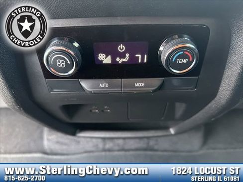 Used 2025 Chevrolet Traverse LT image 25