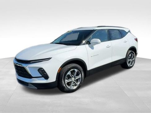 Used 2023 Chevrolet Blazer LT w/ Convenience Package FWD image 4