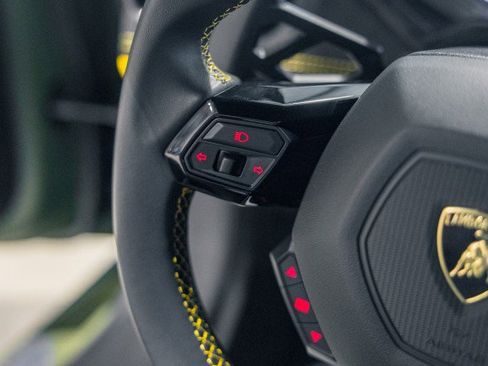 Used 2023 Lamborghini Huracan Tecnica image 18