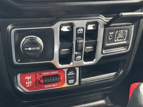 Used 2021 Jeep Gladiator Rubicon w/ Trailer Tow Package image 5