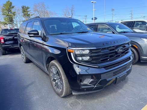 Used 2025 Ford Expedition Max Platinum w/ Stealth Performance Package image 3