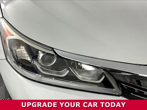 Used 2017 Honda Accord Sport image 25