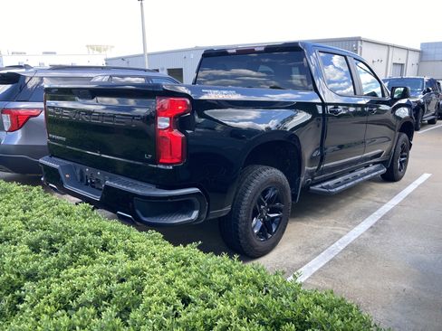 Used 2019 Chevrolet Silverado 1500 LT Trail Boss w/ Convenience Package AWD/4WD image 2