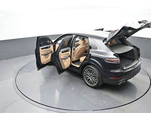 Used 2020 Porsche Cayenne image 29