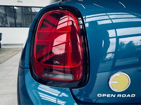 Used 2024 MINI Cooper SE FWD image 29