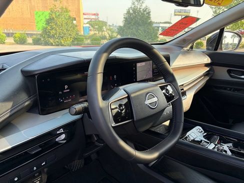Certified 2025 Nissan Murano SL AWD/4WD image 15
