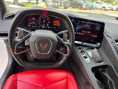 Used 2020 Chevrolet Corvette Stingray Convertible w/ Z51 Performance Package RWD image 18