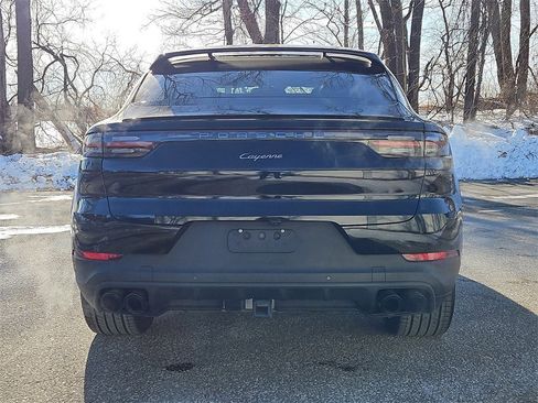 Certified 2023 Porsche Cayenne Platinum Edition image 6