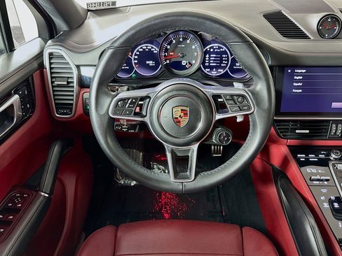 Used 2022 Porsche Cayenne S AWD/4WD image 5