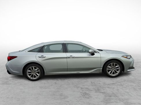 Used 2021 Toyota Avalon XLE image 7