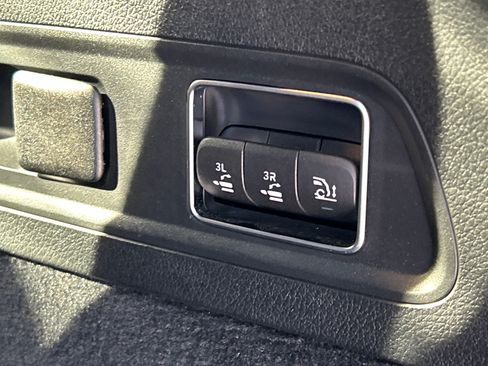 Certified 2025 Mercedes-Benz GLS 450 4MATIC image 12