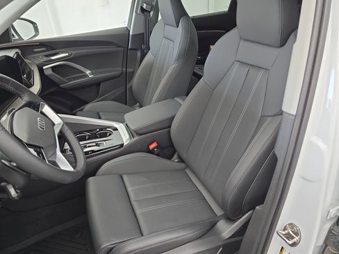 New 2025 Audi Q5 Prestige image 14