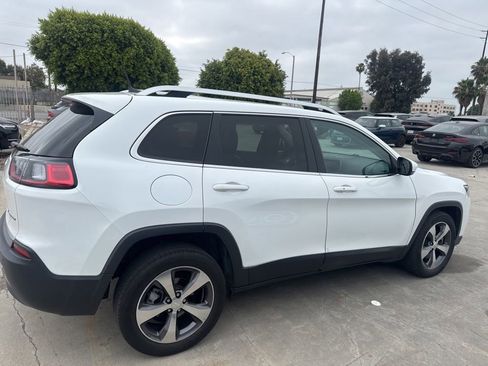 Used 2020 Jeep Cherokee Limited FWD image 8