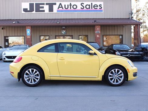 Used 2014 Volkswagen Beetle TDI image 8